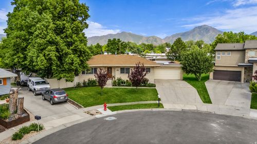 787 E Redmaple Cir, Millcreek, UT, 84106-1517 | Card Image