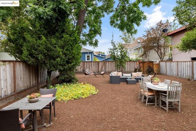 1814 Carleton St, House other with 3 bedrooms, 1 bathrooms and 1 parking in Berkeley CA | Image 17
