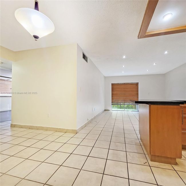 APT-211 - 8950 Ne 8 Th Ave, Condo with 2 bedrooms, 2 bathrooms and null parking in Miami FL | Image 8