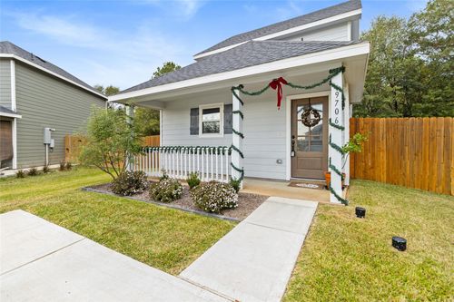 9706 Marie Village Dr, Conroe, TX, 77306 | Card Image