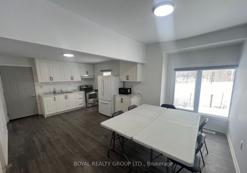 4754 1st Ave, Niagara Falls, ON, L2E4G7 | Card Image