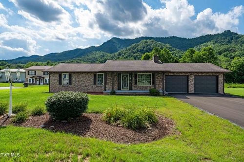 157 Spring St, Hampton, TN, 37658-3223 | Card Image