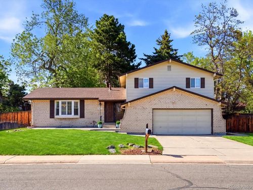 8923 W Warren Dr, Lakewood, CO, 80227-2385 | Card Image