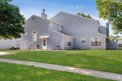 2307 W Quantico St, Broken Arrow, OK, 74011-1419 | Card Image