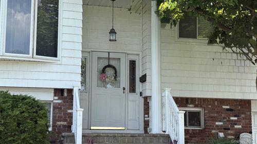 202 W End Ave, Massapequa, NY, 11758-6411 | Card Image