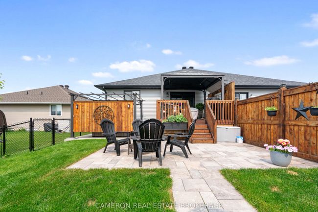 274 E Ridge Dr, House attached with 2 bedrooms, 3 bathrooms and 1 parking in Cornwall ON | Image 24