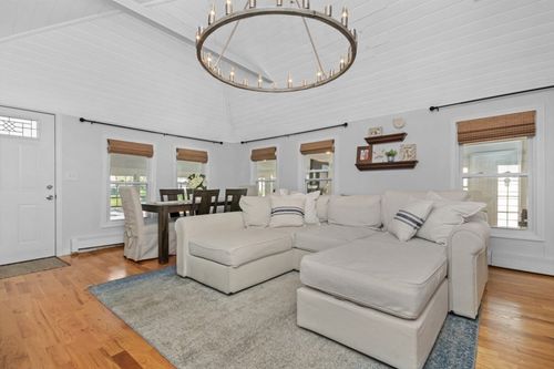 117 Hampton Cir, Hull, MA, 02045-2829 | Card Image