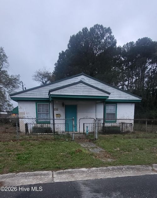 236 Wayne Ave, Goldsboro, NC, 27530-6427 | Card Image
