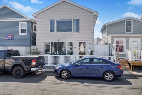 14 W 10th Rd, Broad Channel, NY, 11693-1114 | Card Image