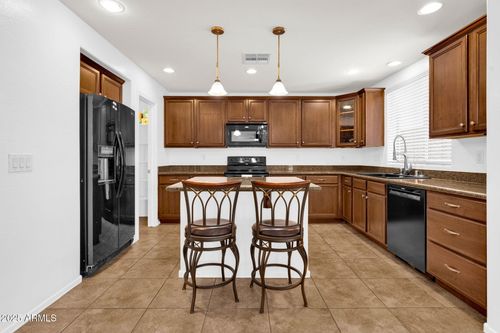 2323 W Hunter Ct, Phoenix, AZ, 85085-2773 | Card Image