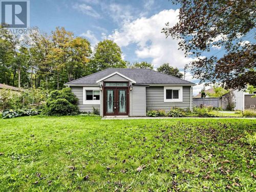 4631 Aurora Road, Whitchurch-Stouffville (Ballantrae), ON, L4A7X4 | Card Image