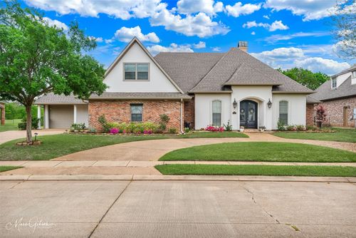 528 Hunters Run, Bossier City, LA, 71111-8170 | Card Image