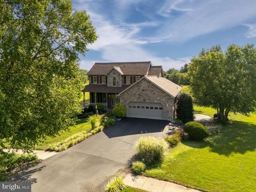 1458 Highfield Ct, CHAMBERSBURG, PA, 17202-8042 | Card Image