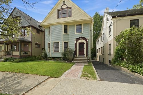 425 West Avenue, Elyria, OH, 44035 | Card Image