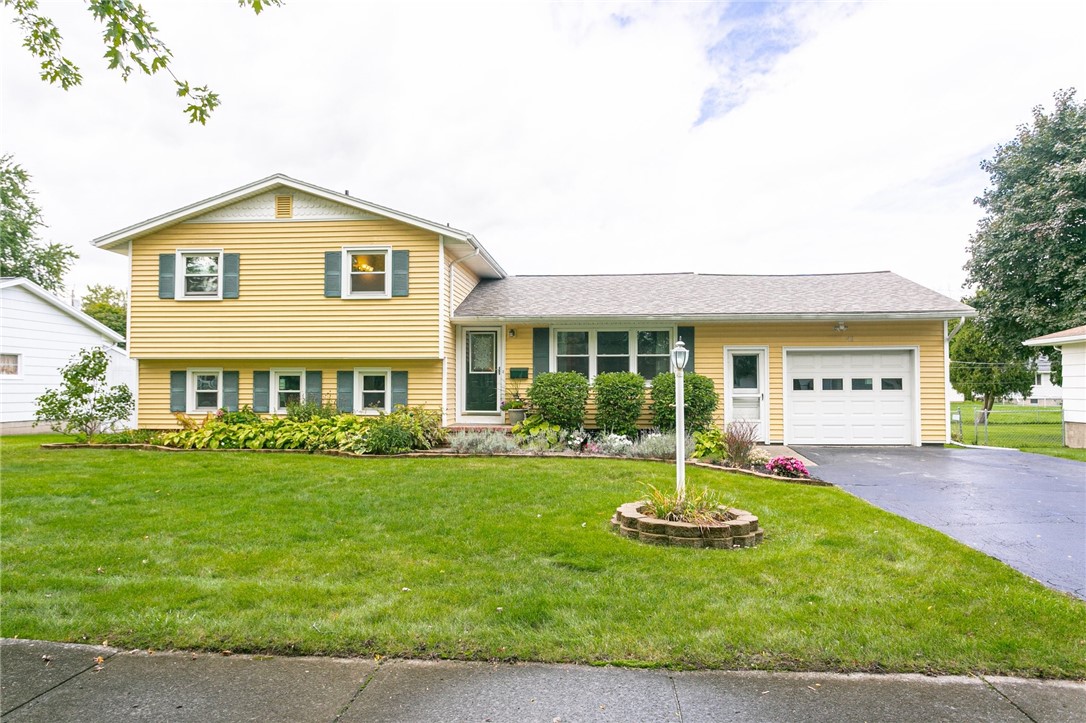 Abby Ln, Rochester, NY 14606