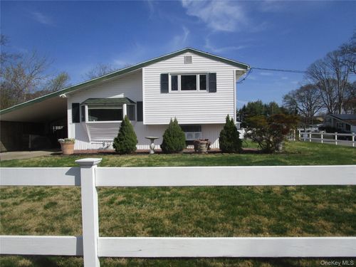 116 Holly Rd, Centereach, NY, 11720-4145 | Card Image