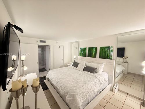apt-211-1623 Collins Ave, Miami Beach, FL, 33139-3143 | Card Image