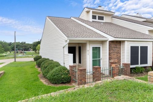 872 Creekside Dr, Lewisville, TX, 75067-5347 | Card Image