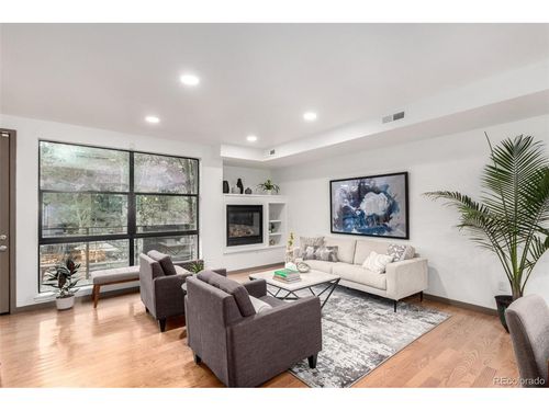 2347 Glenarm Pl, Denver, CO, 80205-3126 | Card Image