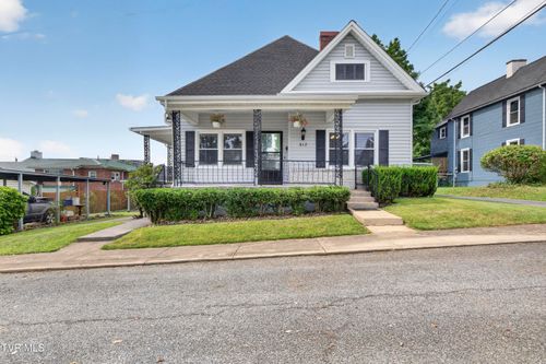 612 Cherry St, Bristol, TN, 37620-2209 | Card Image