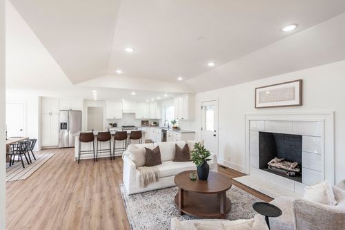 704 Emily Dr, Goodlettsville, TN, 37072-3525 | Card Image