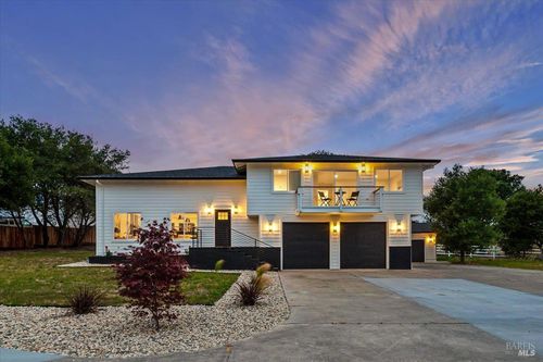 1100 Gossage Ave, Petaluma, CA, 94952 | Card Image