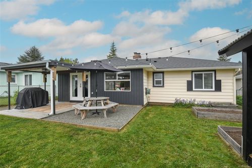 656 14th St, Courtenay, BC, V9N1W6 | Card Image
