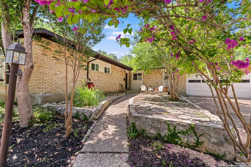 808 Eventide Dr, Terrell Hills, TX, 78209-5520 | Card Image