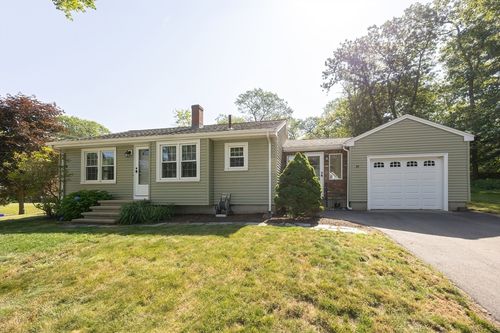 84 Patterson St, Attleboro, MA, 02703-4520 | Card Image