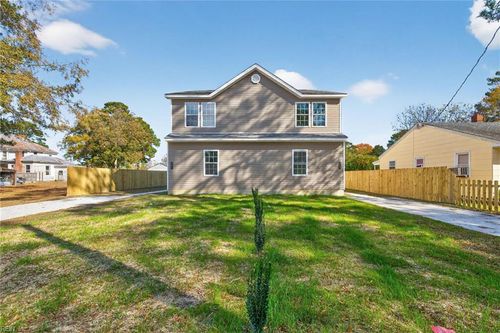 418 Walnut St, Franklin, VA, 23851-2035 | Card Image