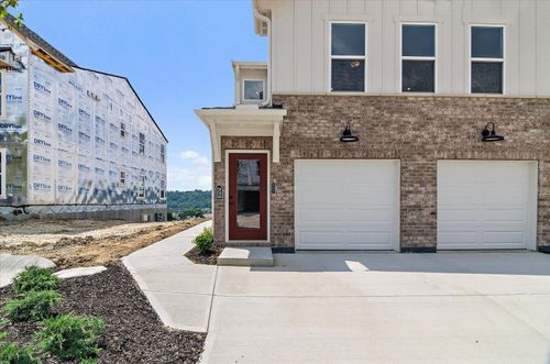 552 Station Dr, Ludlow, KY, 41016-1683 | Card Image