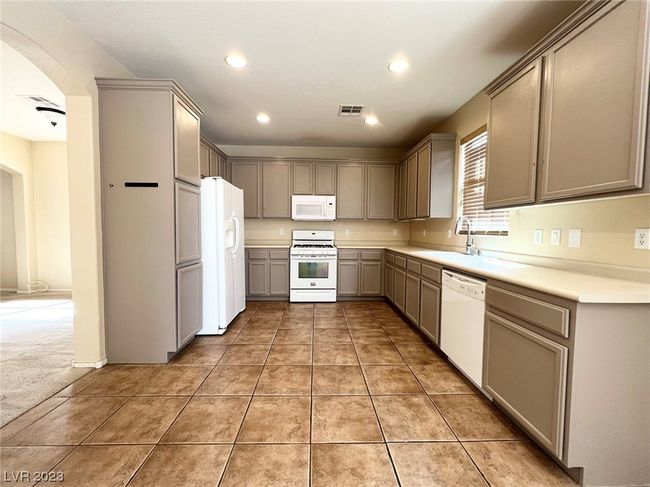 0 - 9681 Rolling Thunder Ave, House other with 4 bedrooms, 3 bathrooms and null parking in Las Vegas NV | Image 5