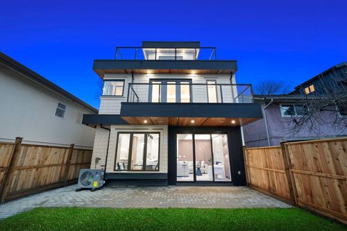 2-1967 E 13th Ave, Vancouver, BC, V5N2C3 | Card Image