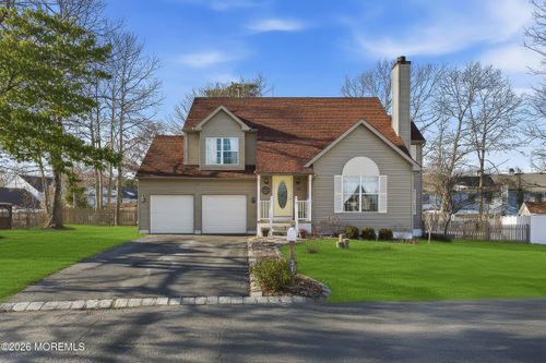 31 Hillcrest Ln, Little Egg Harbor Twp, NJ, 08087-3325 | Card Image