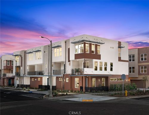 641 E Mission Blvd, Pomona, CA, 91766-1931 | Card Image