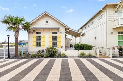 18-673 Center Sq S, Port Aransas, TX, 78373-3085 | Card Image