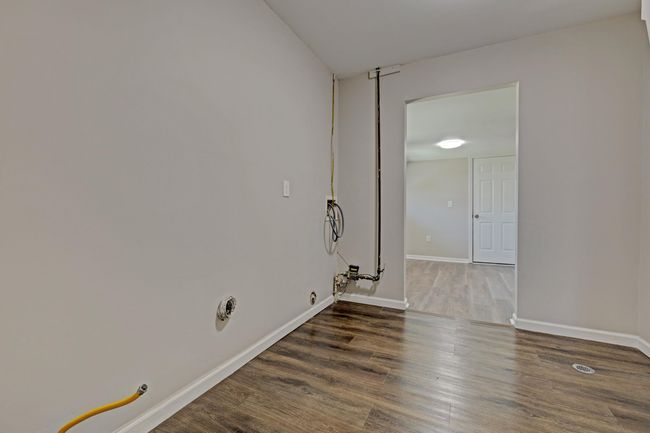 24) Laundry Area | Image 26
