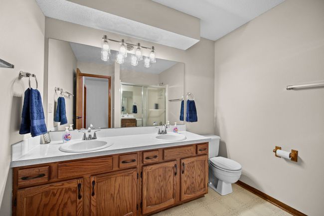 233 24 Th St, Home with 3 bedrooms, 3 bathrooms and null parking in West Des Moines IA | Image 22