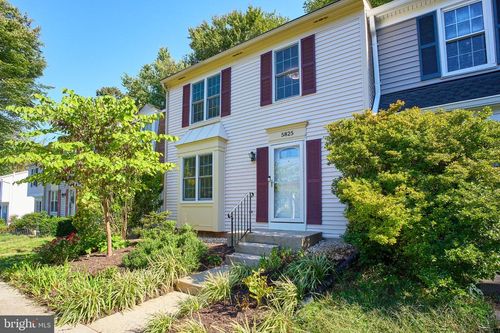 5825 Apple Wood Ln, BURKE, VA, 22015-2727 | Card Image