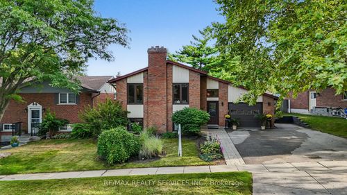 67 Westbury Cres, Cambridge, ON, N3C3G3 | Card Image