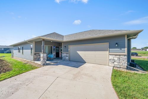 4709 W 34th St N Street N, Sioux Falls, SD, 57107 | Card Image