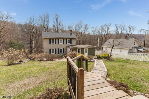 18 Sanatorium Rd, Glen Gardner, NJ, 08826-3504 | Card Image