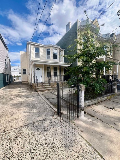 334 Webster Ave, Jersey City, NJ, 07307-1010 | Card Image
