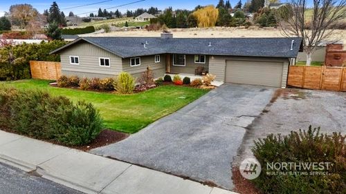 616 Easy Street, Wenatchee, WA, 98801 | Card Image