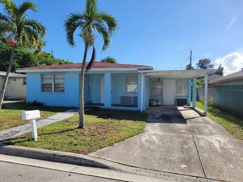 1119 W 32nd St, Riviera Beach, FL, 33404-3557 | Card Image