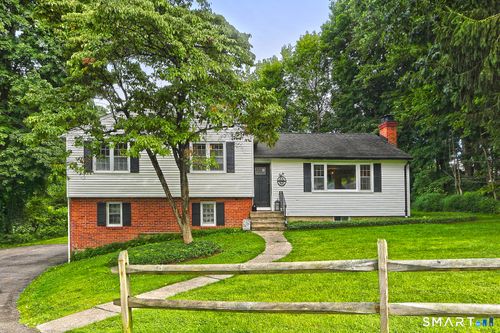 2 Chestnut Cir, Naugatuck, CT, 06770 | Card Image
