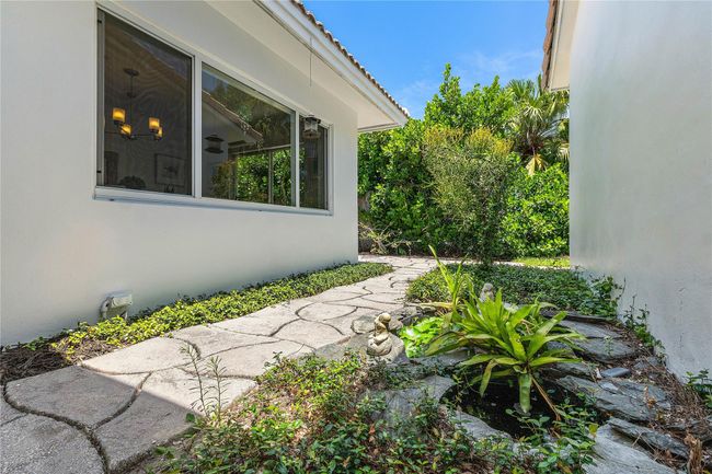 walkway from the dining/kitchen area | Image 31