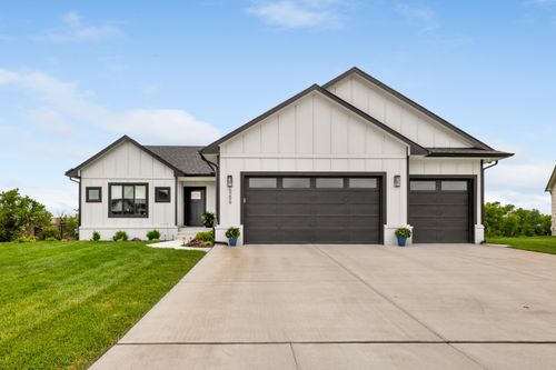 5299 N Hampton St, Bel Aire, KS, 67226-7684 | Card Image