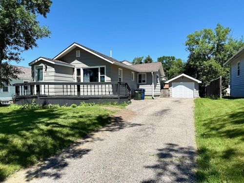 111 E Cherry Ave, Fergus Falls, MN, 56537-1438 | Card Image