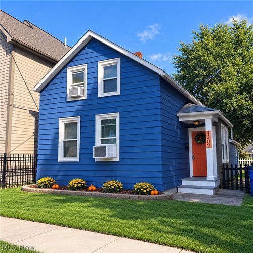 4302 Orchard Ave, Cleveland, OH, 44113-3827 | Card Image